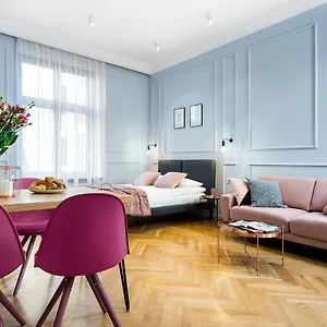 P&j Luxury , Краков Польша